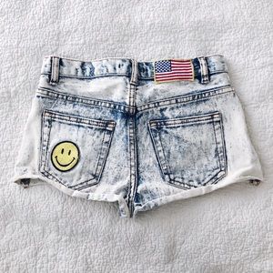 Acid wash shorts w patches